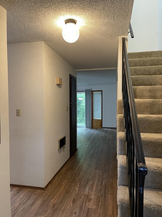 Photo - 116 N 3rd Ave SW