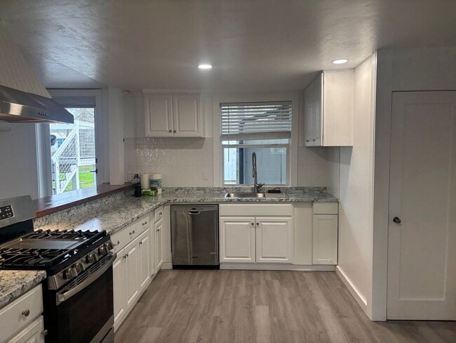 Building Photo - 4209 Carnes Rd Unit 4209 Carnes Rd #3 Lower