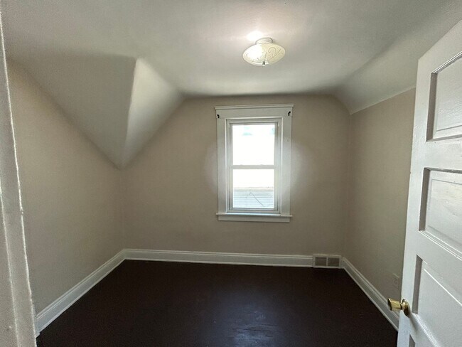 Photo - 3589 W 50th St Unidad 3589 W 50th St UP