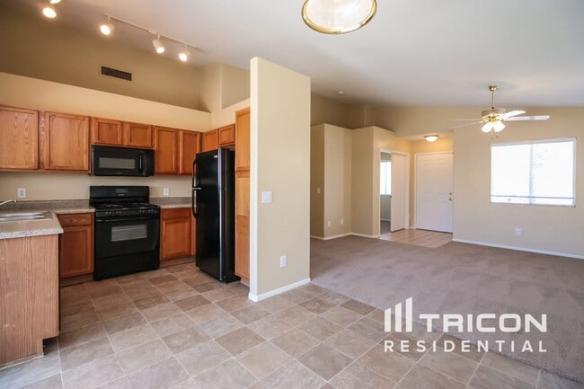 Photo - 16169 W Buchanan St