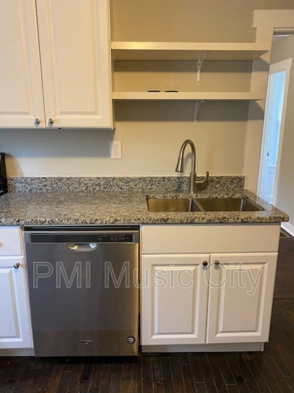 Photo - 215 Robinwood Ave