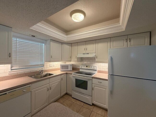 2334 Magdalina Dr