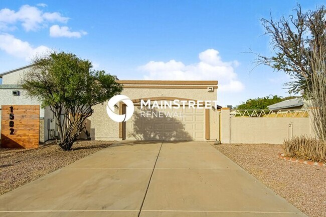 Photo - 3 Bedroom Pet-Friendly Home in Phoenix, AZ with Main Street Renewal