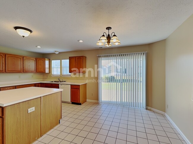 Photo - 529 Austrian Way