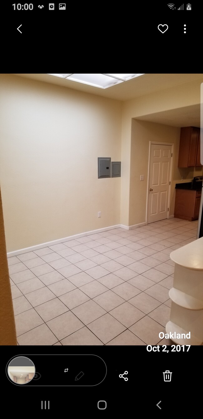 Photo - 824 Webster St