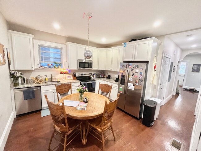 Photo - 724 Parker St