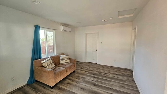 Photo - 1707 Kippy Dr