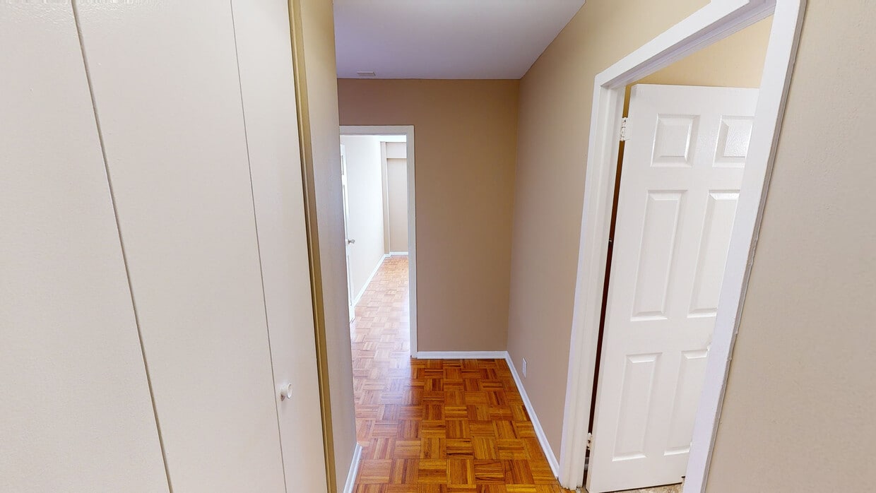 Photo - Barclay House Apartments