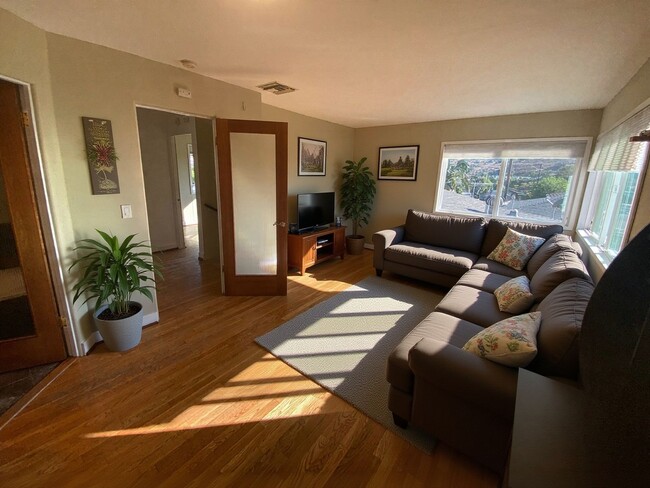 Photo - Modern Townhome with Gorgeous City Views – Prime Thousand Oaks Locati