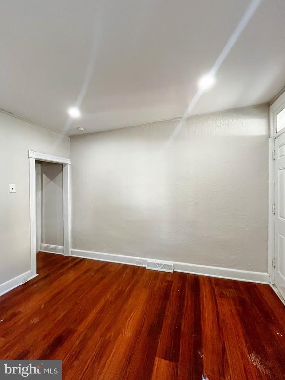 169 S Logan Ave