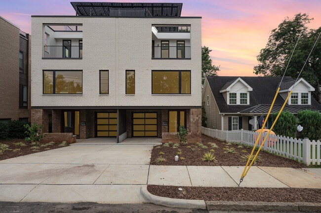 Building Photo - 515 W Lenoir St Unit 102