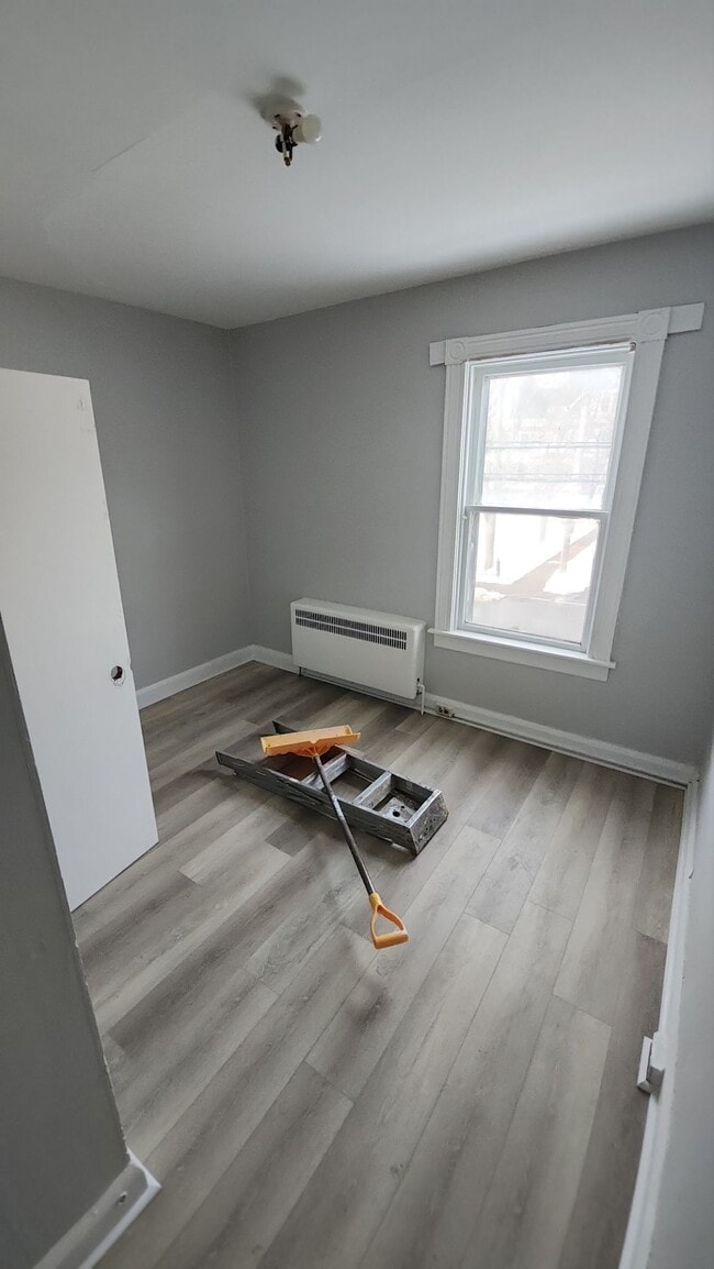 Building Photo - 48 Queen St Unit 1