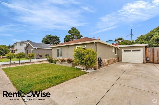 Building Photo - 110 Cuesta Dr Rental