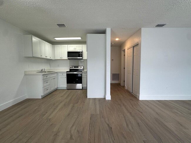 Photo - 6032 SW 25th St Apartments