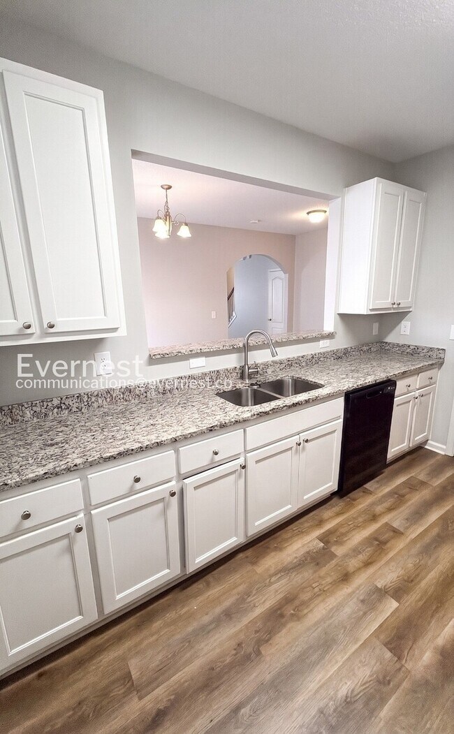 Photo - 8631 Thomas Ln