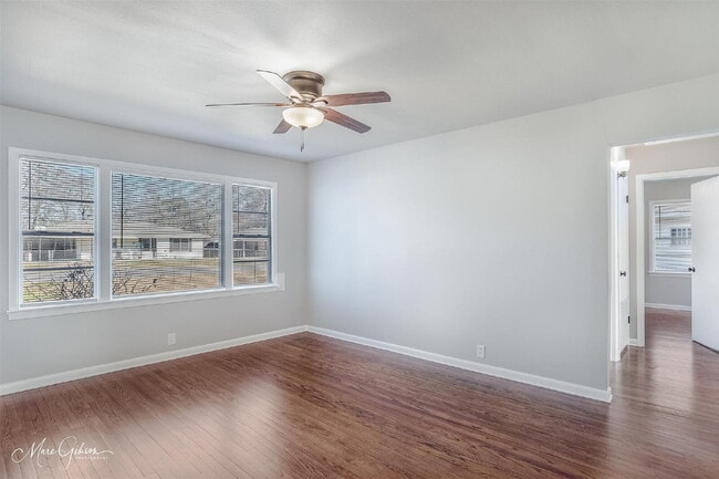 Photo - "Charming 3-Bedroom Retreat in Benton - Cozy 980 Sq Ft Home Awaits!"