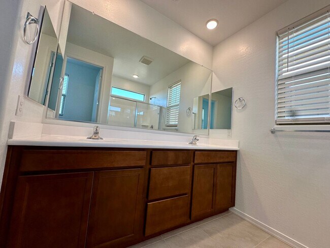 Photo - BRAND NEW HOME ANTHEM AREA