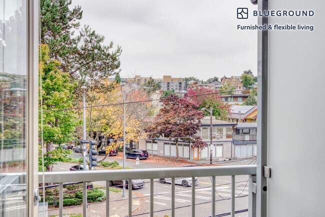 Photo - 3920 Stone Way N Unit FL3-ID639