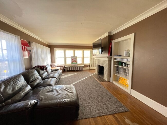 Photo - 131 N 21st Ave E Unit Upper #2