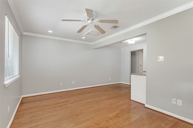 Photo - 4931 Junius St Unidad 8