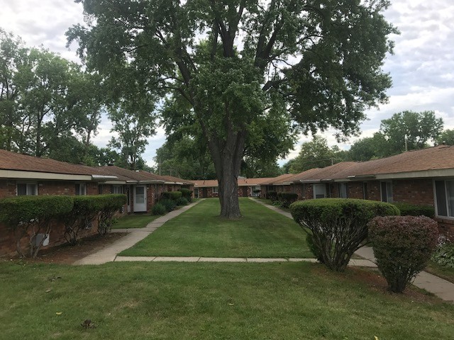 Hillview Apartments - Hillview Apartments