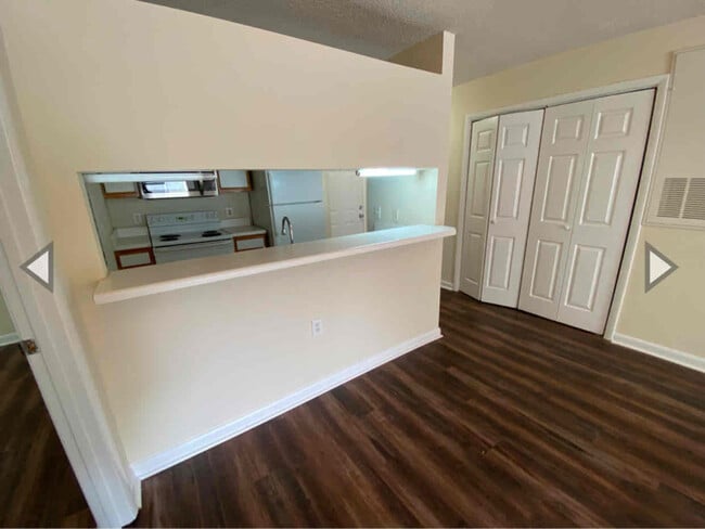 Photo - 1230 University Ct Unidad -002