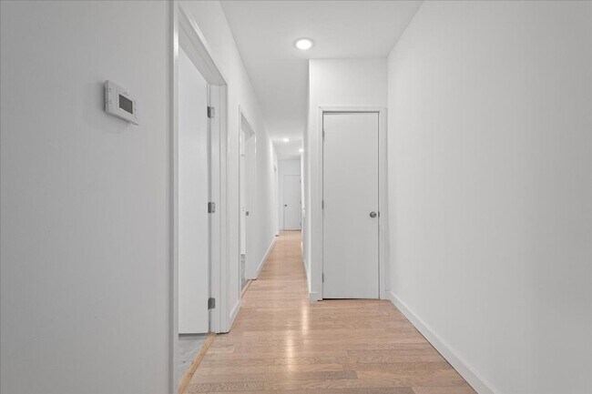 Photo - 640 Collins St Unit 2