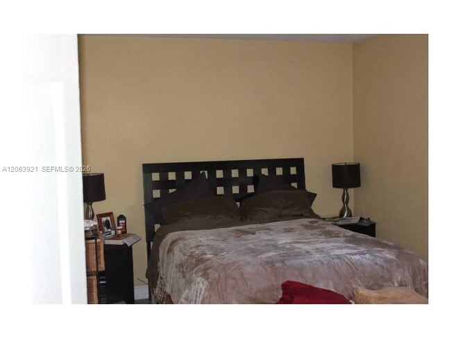 Photo - 1925 Madison St Unidad 19