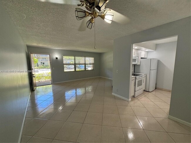 Photo - 13475 SW 9th St Unidad 111A