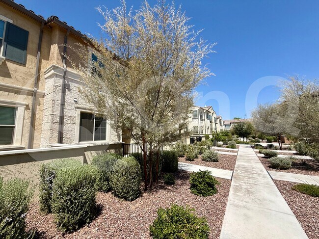 Building Photo - 1823 E Chelsea Ln