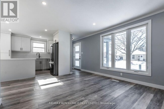 Photo - 162 Speight Blvd