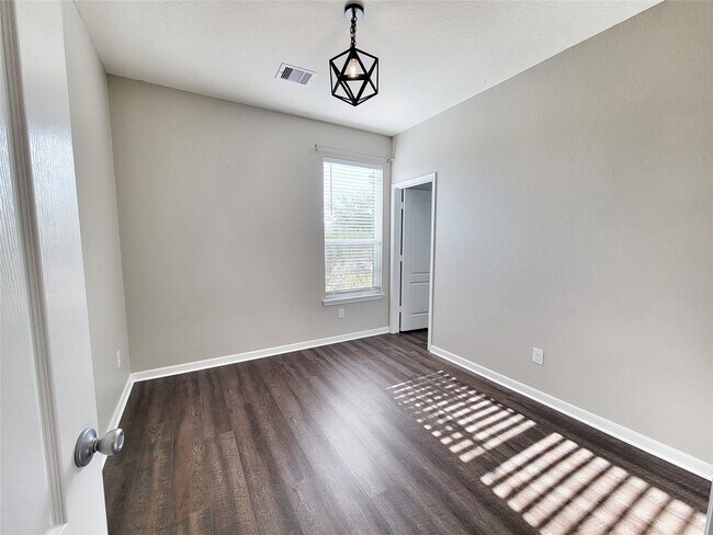 Photo - 1618 Cintola Ln