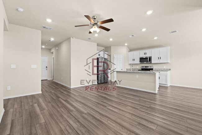 Photo - Beautiful 3 bedroom 2 bathroom home