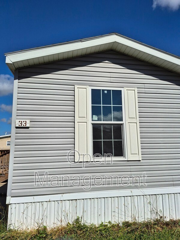 Photo - 755 N Tratt St