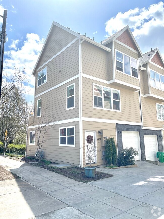 Building Photo - MOSSM01 Unit A Rental