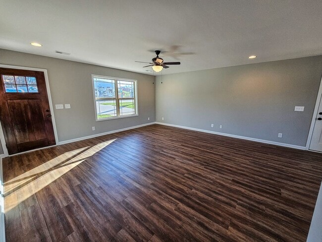 Photo - 1525 Green Ln
