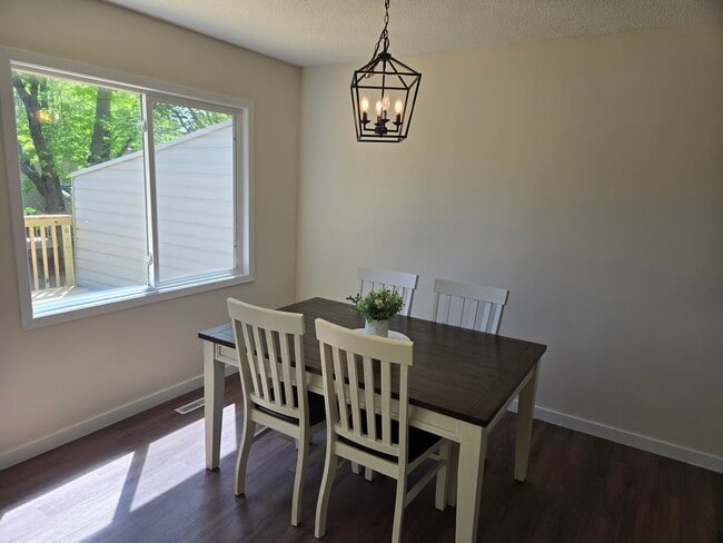 Photo - 3553 Avon Dr
