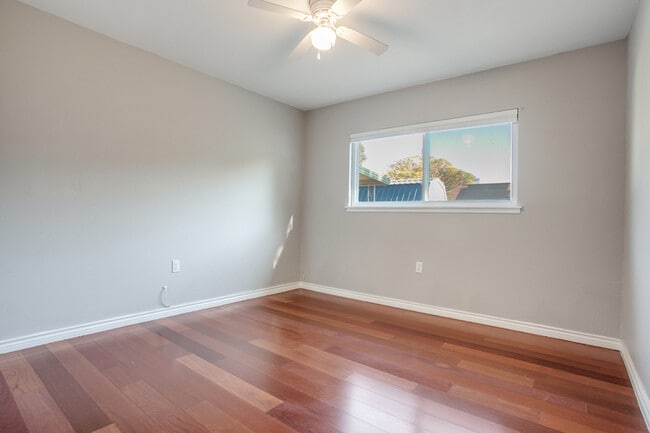 Photo - 13910 Thebes Cir