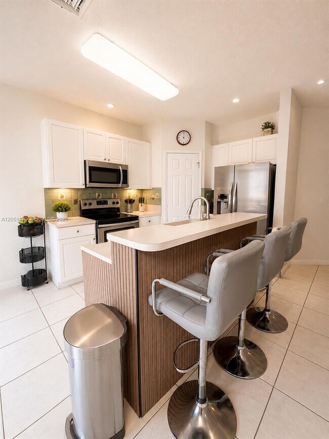 Photo - 5724 NW 112th Pl