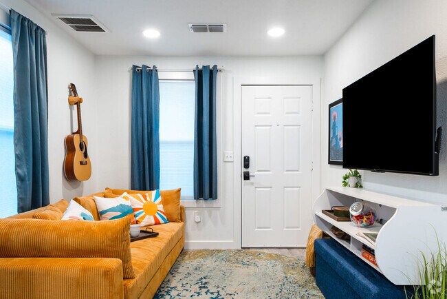 Building Photo - 1206 1/2 Haskell St Unit ID1244656P Rental