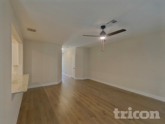 Photo - 1106 Bullock Dr