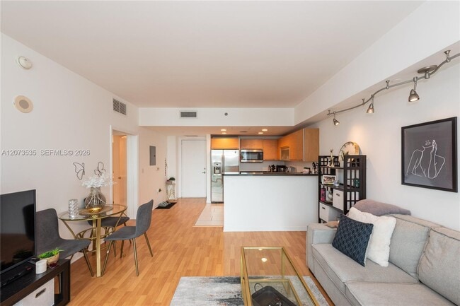 Photo - 951 Brickell Ave Unidad 2709