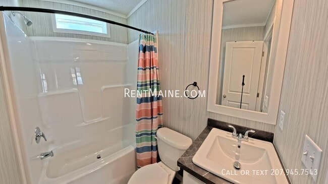 Photo - 111 H St