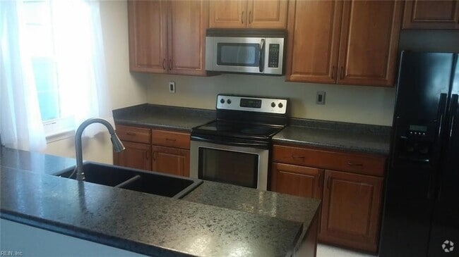 Building Photo - 208 Henwick Ct Rental
