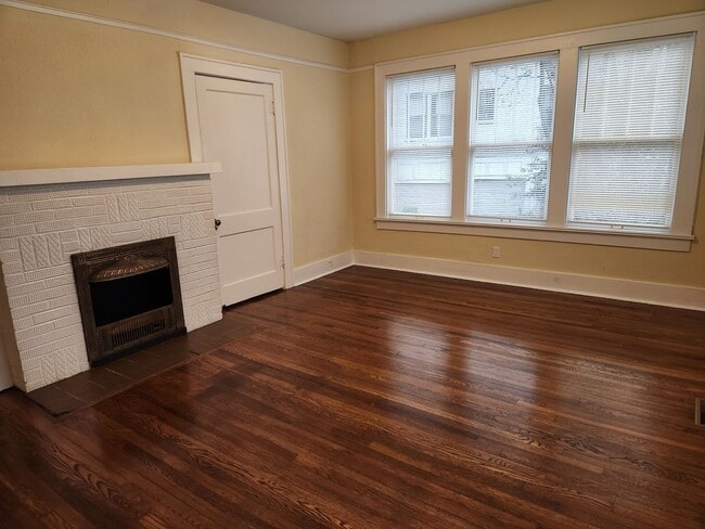 Photo - Newly Renovated Immaculate Condo In Hillcrest!!!!! Just Blocks from UAMS!! Unit D