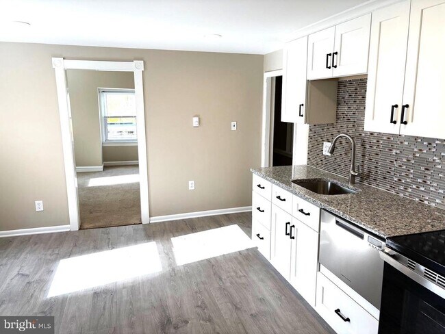 Photo - 1643 ROCKWELL Rd Unit 5