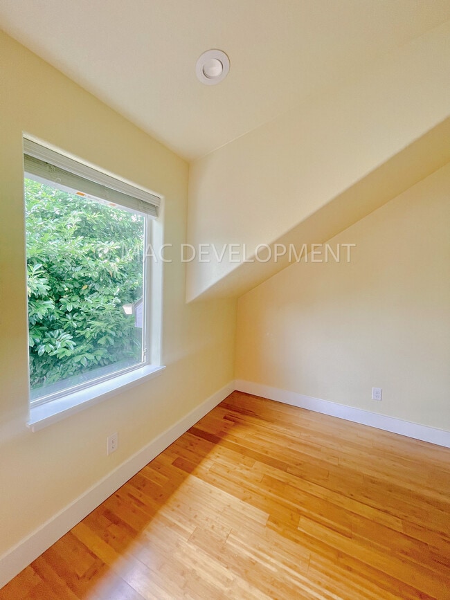 Photo - 9105 NE Sacramento St Unit SAC B