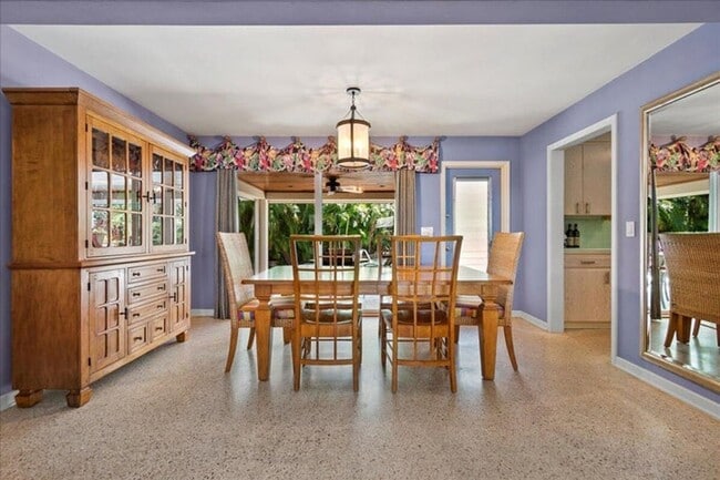 Photo - 440 Jupiter Ln