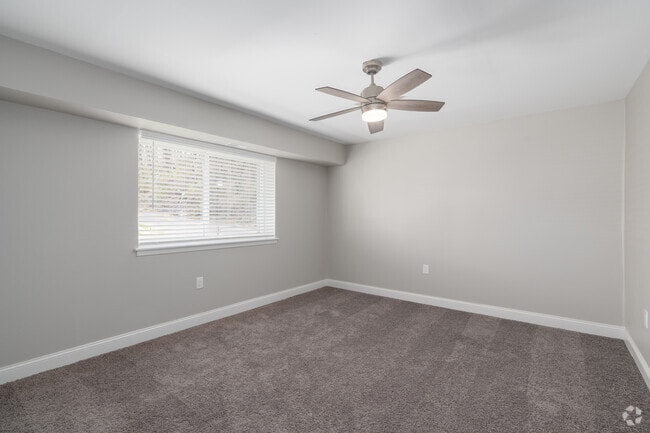 1BR, 1BA - 910SF - Bedroom