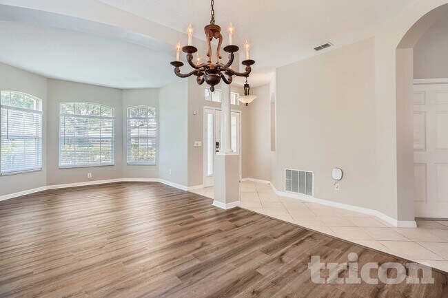 Photo - 5555 Burlwood Dr